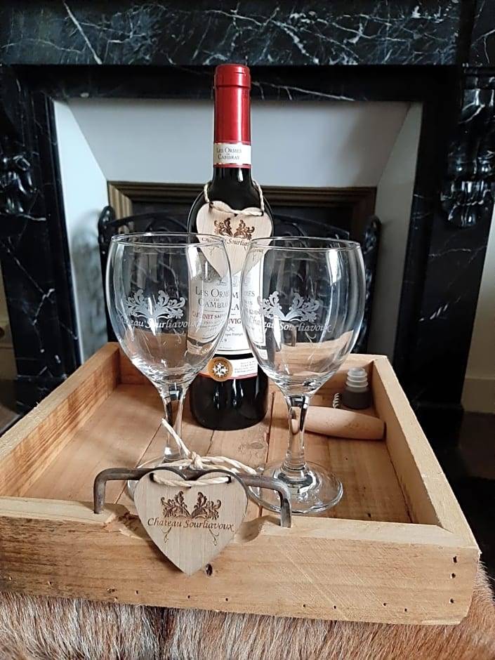 Chateau Sourliavoux, appartement en chambres d'hôtes