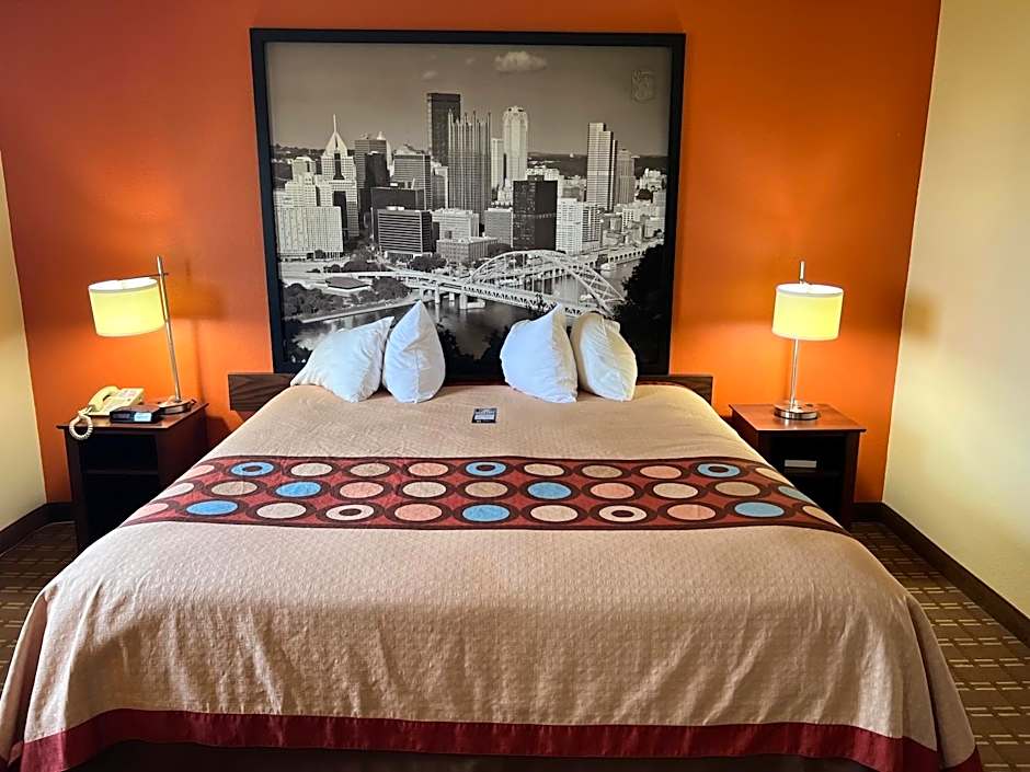 Super 8 by Wyndham Altoona
