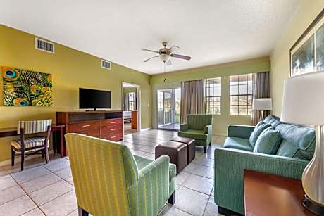 Two Bedroom Suite with Roll-In Shower - Accessible