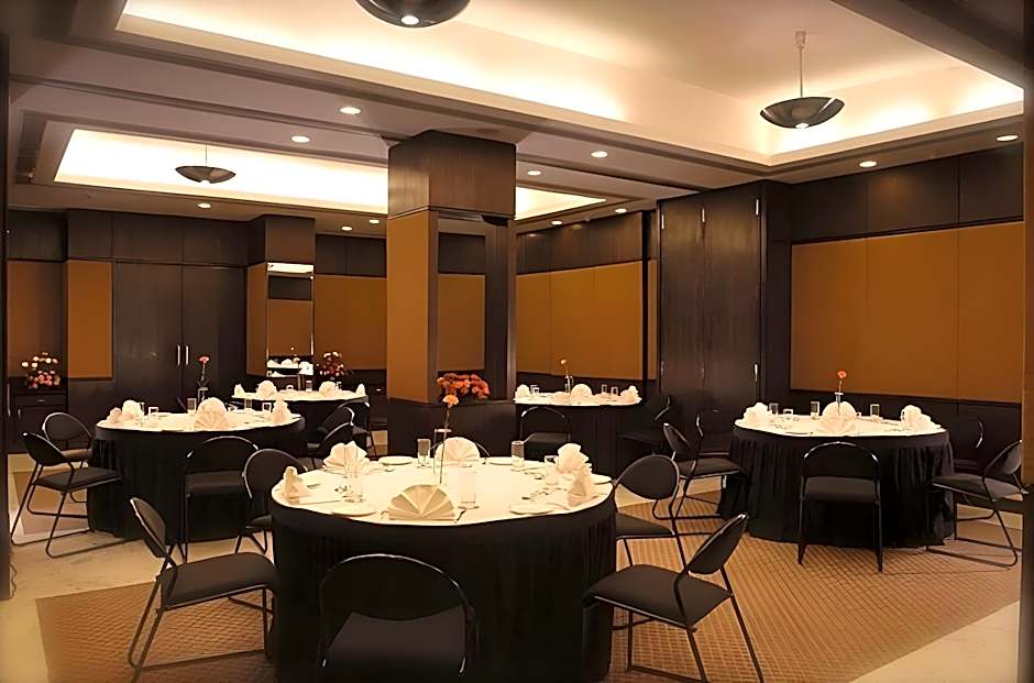 Savoy Suites Noida Delhi N.C.R.