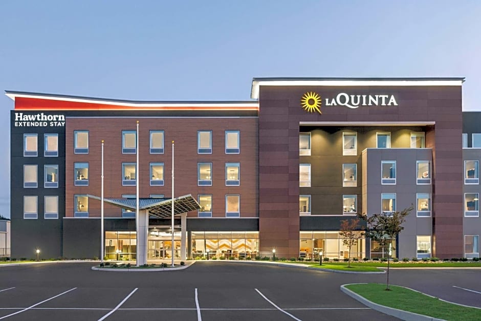 La Quinta Inn & Suites by Wyndham Mount Laurel Moorestown