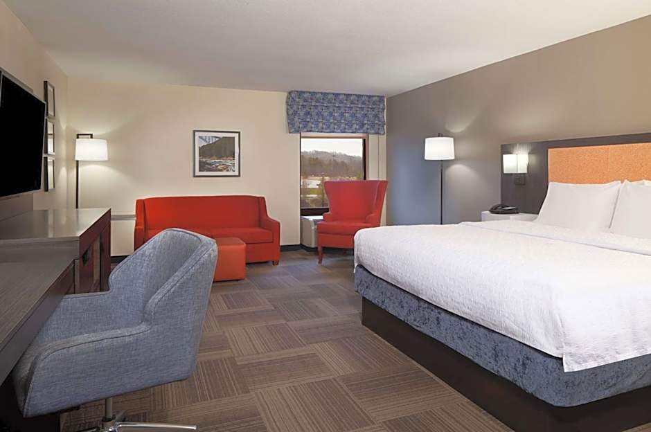 Hampton Inn By Hilton Charleston-Southridge
