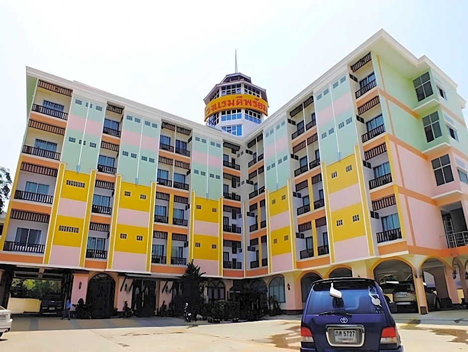 Dee Prom Hotel