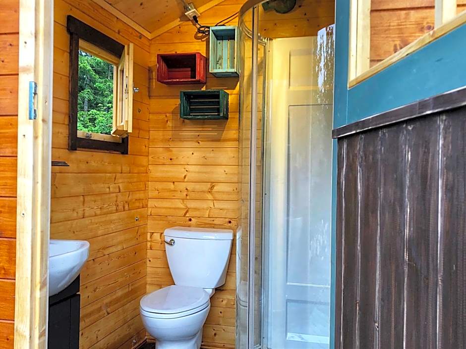 Idyllic Cabin Retreat Only 5 Minutes Away From Nelson