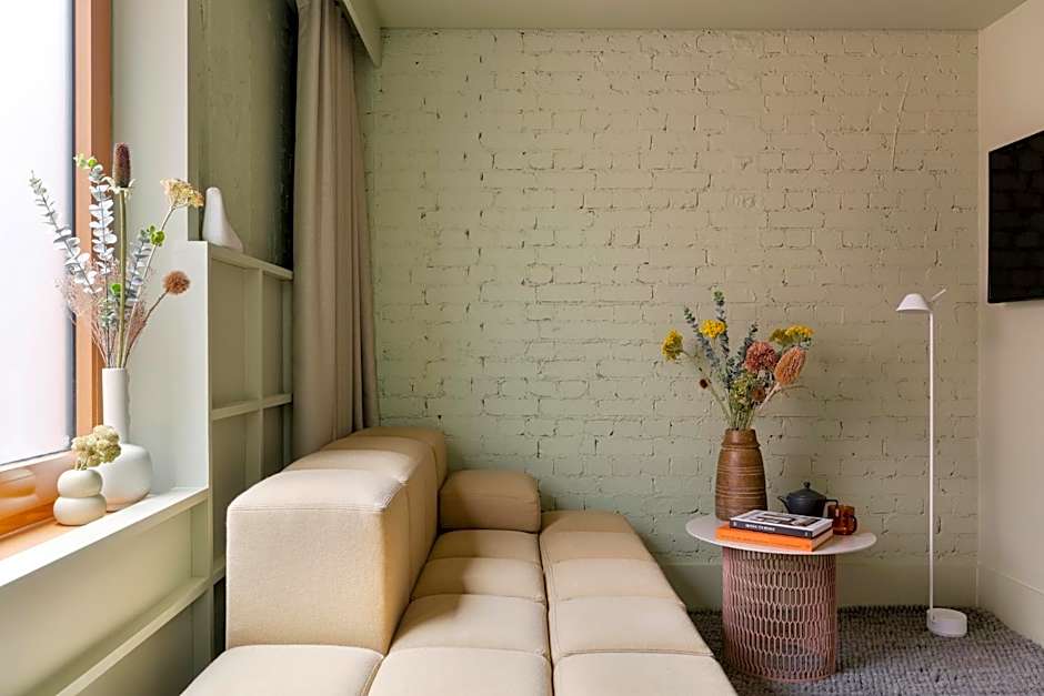 Locke at Broken Wharf