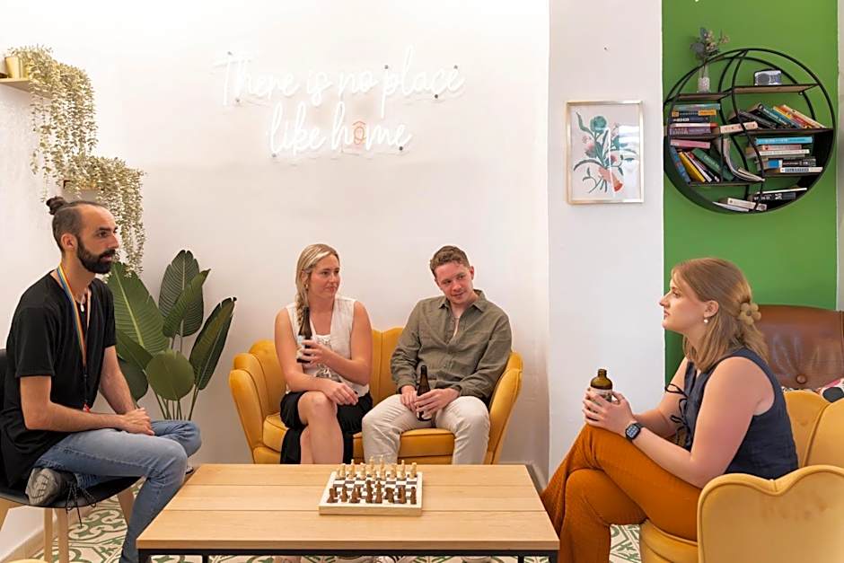 Home Youth Hostel by Feetup Hostels