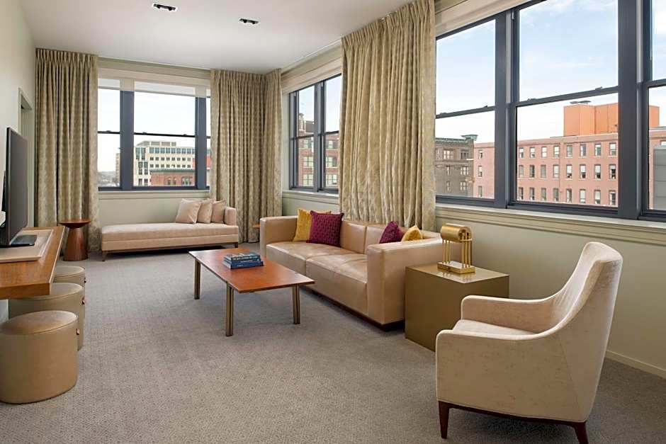 Hotel Savoy Kansas City, Tapestry Collection by Hilton