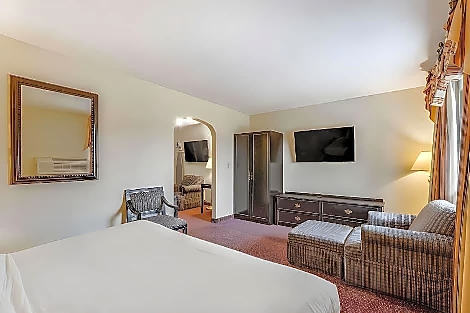 Econo Lodge Whitehall Near Michigan's Adventure