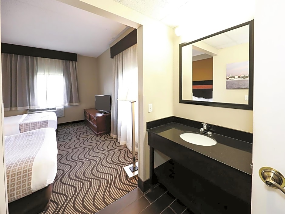 La Quinta Inn & Suites by Wyndham Sandusky