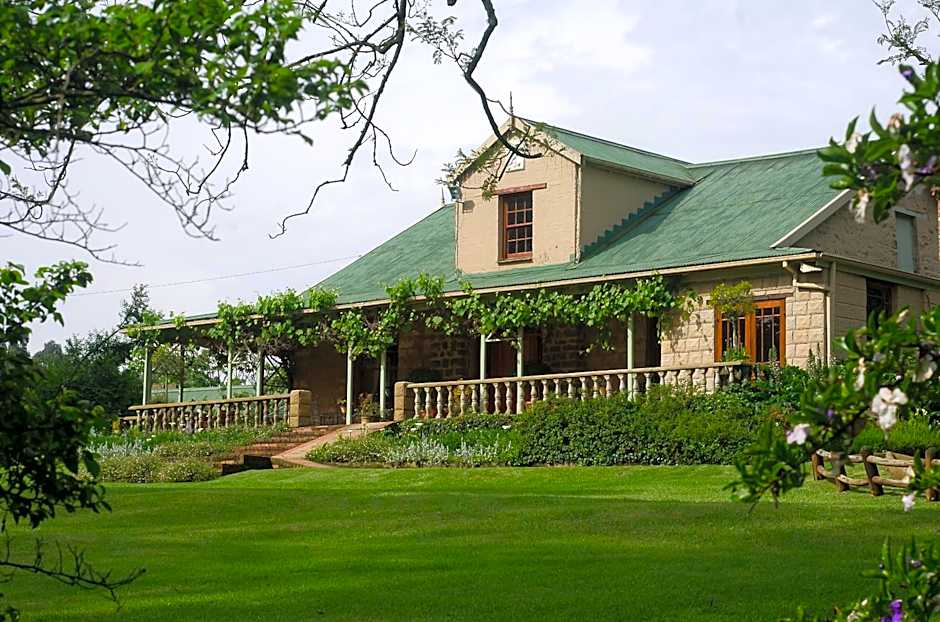 Halliwell Country Inn