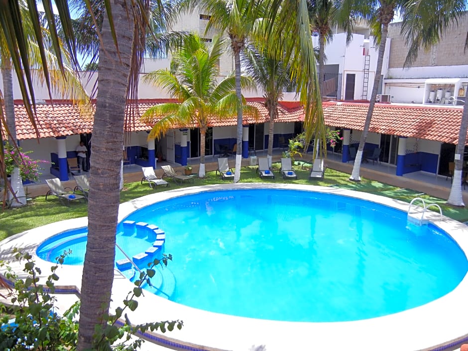 Hotel Plaza Almendros