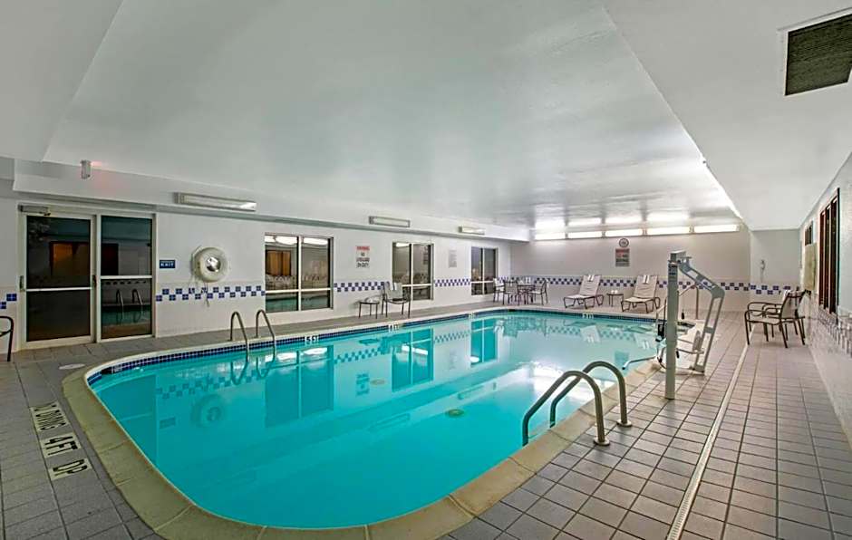 La Quinta Inn & Suites by Wyndham Fayetteville