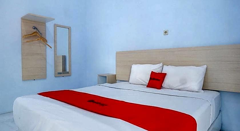 RedDoorz Syariah near Stasiun Pekalongan 3