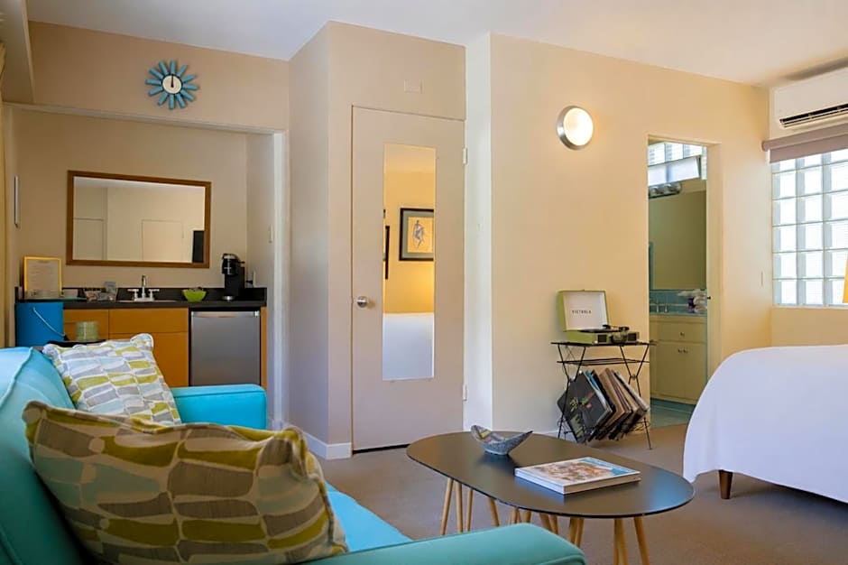 The Hideaway - 21 and Over - A Town & Desert Boutique Hotel
