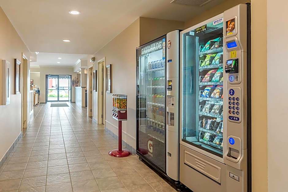 Amsterdam Inn & Suites, an Ascend Collection Hotel