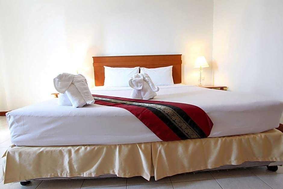 Crown Pattaya Beach Hotel