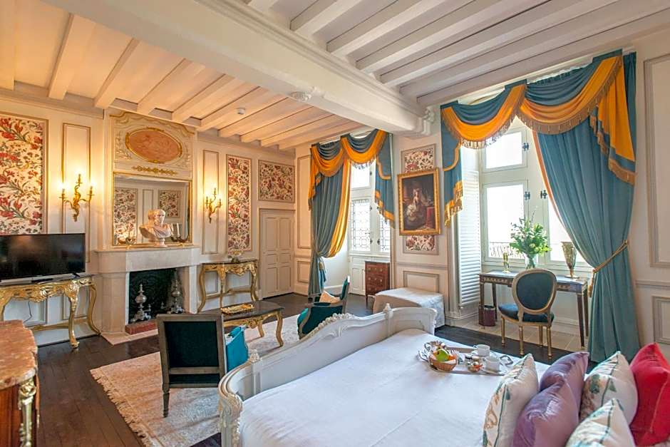 Chateau Le Prieure - Younan Collection