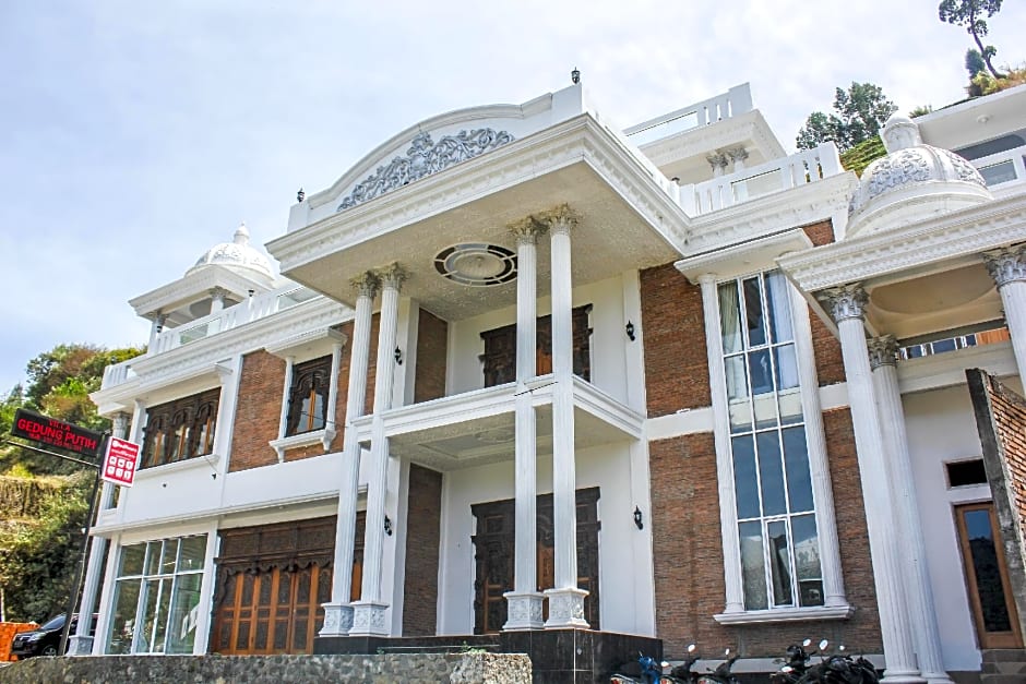 RedDoorz Syariah near Kawasan Wisata Gunung Prau Dieng