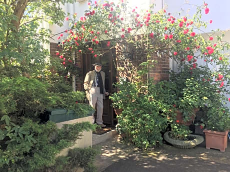 Chiswick Riviera with free parking