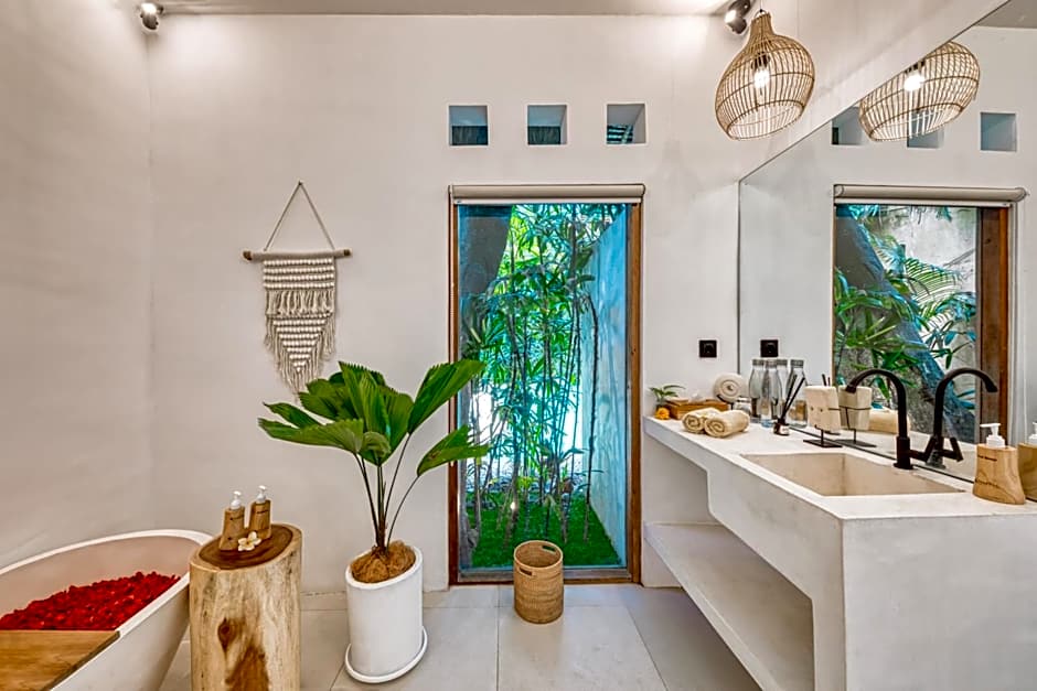 Villa Indigo - 5-BDR with huge pool and garden