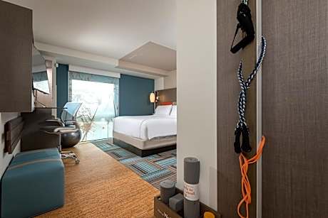 Standard King Room with Roll-In Shower - Mobility Access