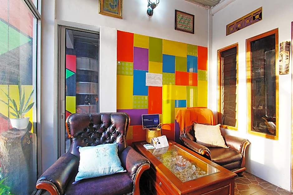 OYO 91601 Double-Degree Syariah (Female & Family)