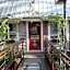 Sleepy Hollow Cabins & Hotel