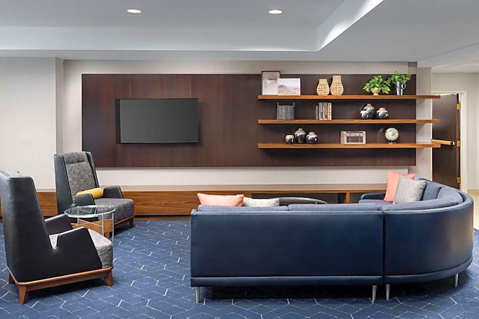 Courtyard by Marriott Salinas Monterey