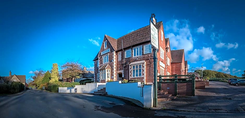The Beacon & Railway Hotel