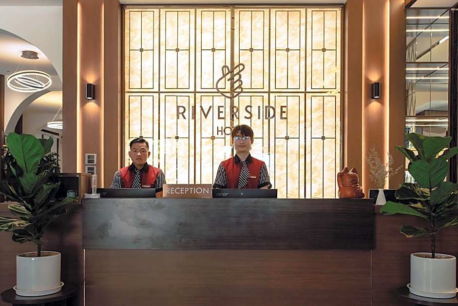 Riverside Hotel