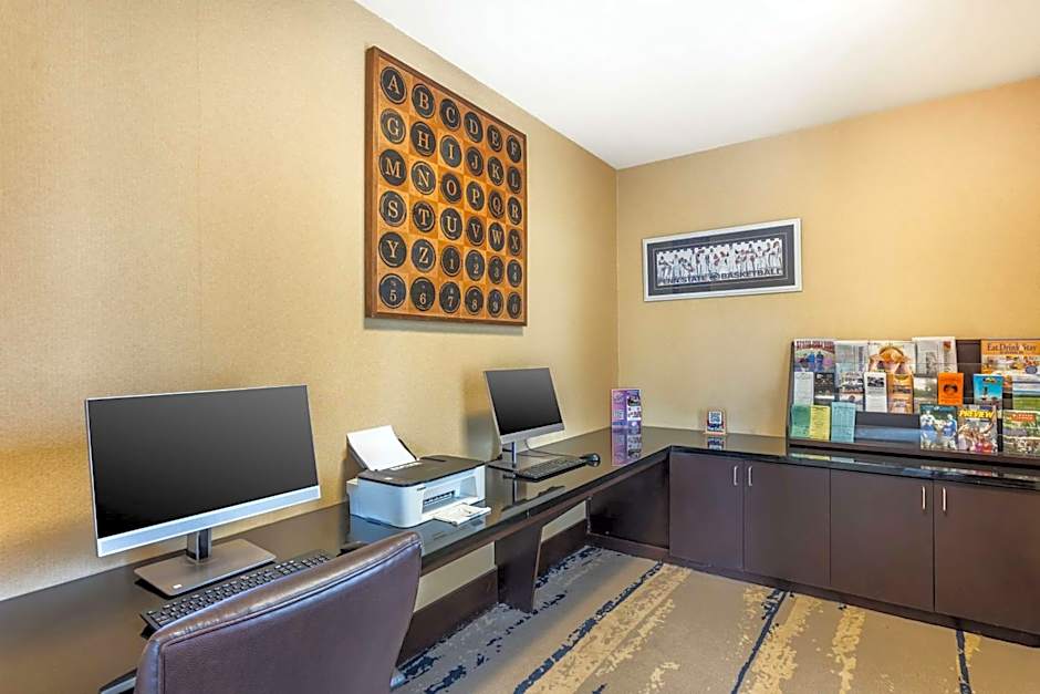 Best Western Plus University Park Inn & Suites