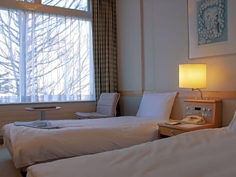 Twin Room B - Non-Smoking (South Building)