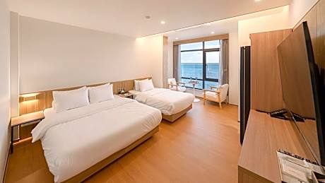 Deluxe Twin Emerald Ocean View