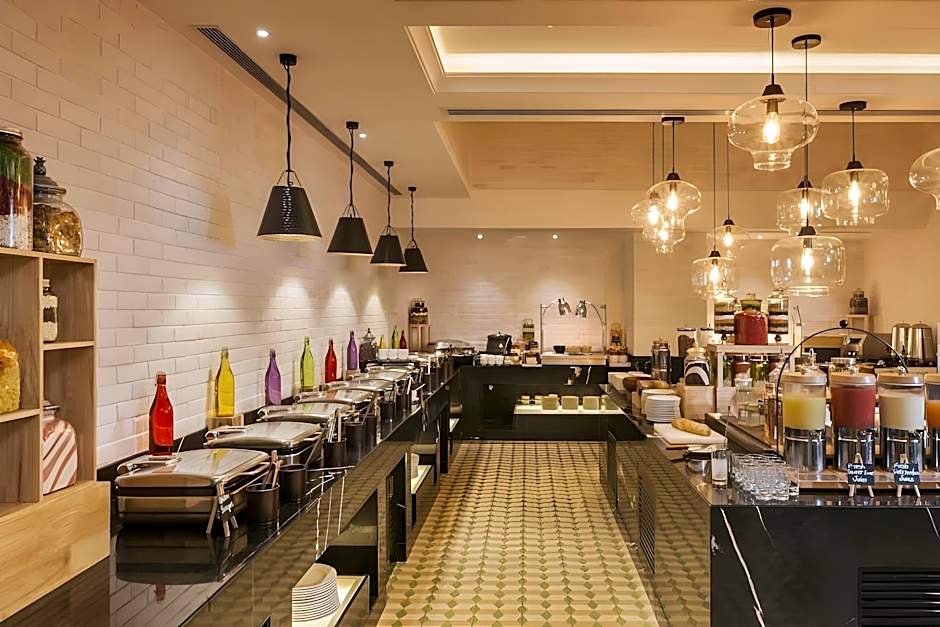 Lemon Tree Premier City Center Pune