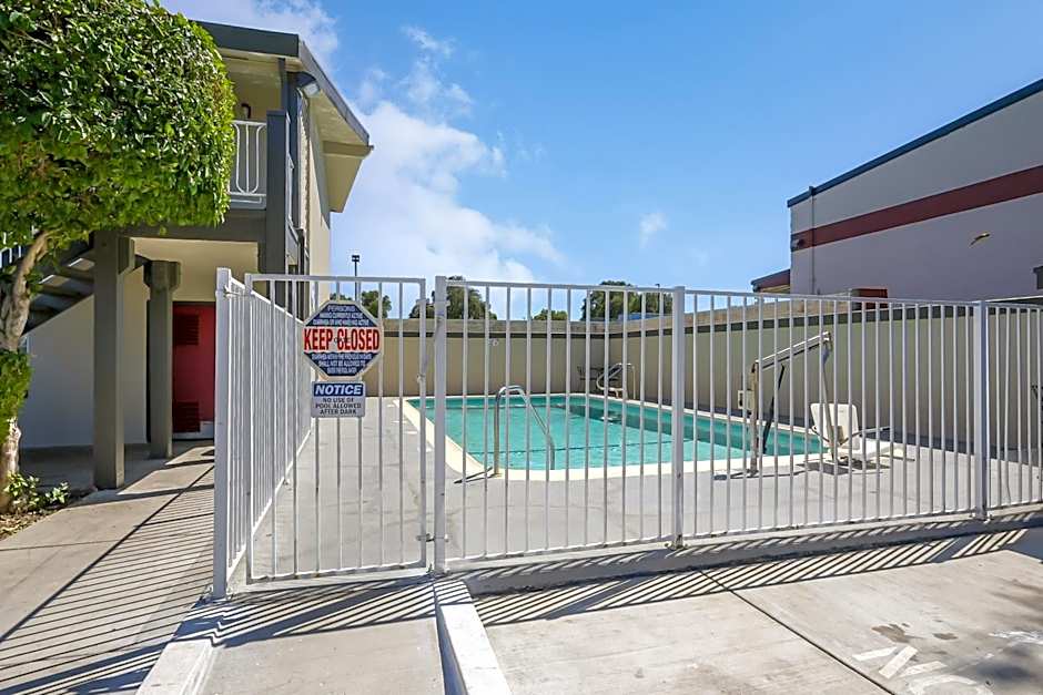 Econo Lodge Woodland near I-5