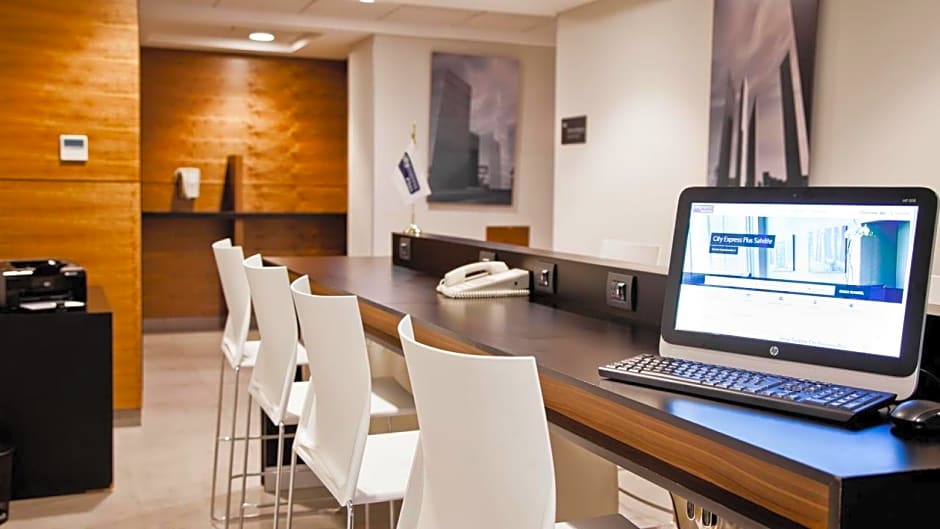 Holiday Inn Express Mexico City Satelite By IHG