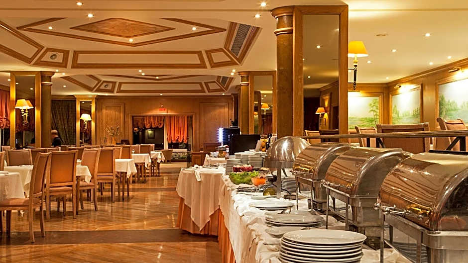 Carcavelos Beach Hotel