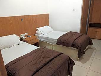 RedDoorz @ Avros Guest House Medan