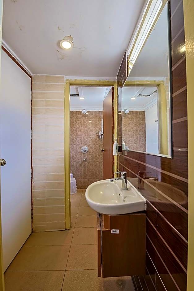 Hotel Maurya Residency