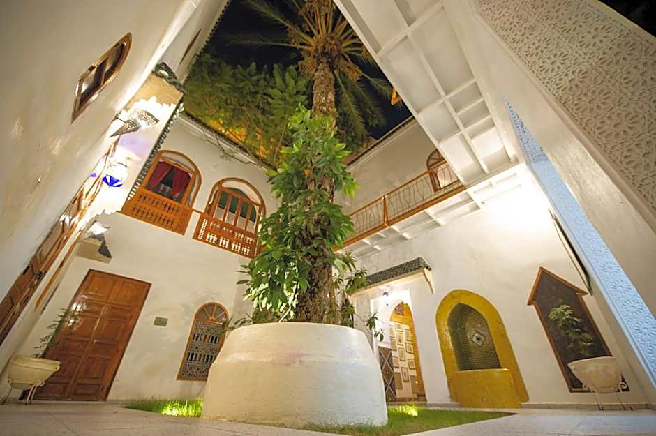 Riad O LY