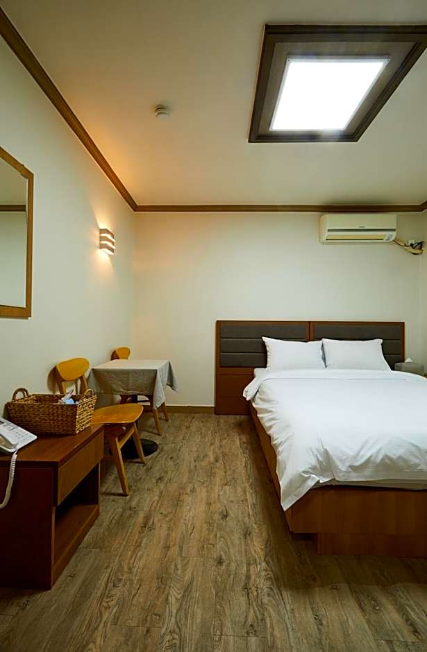 Buan Tree California Hotel