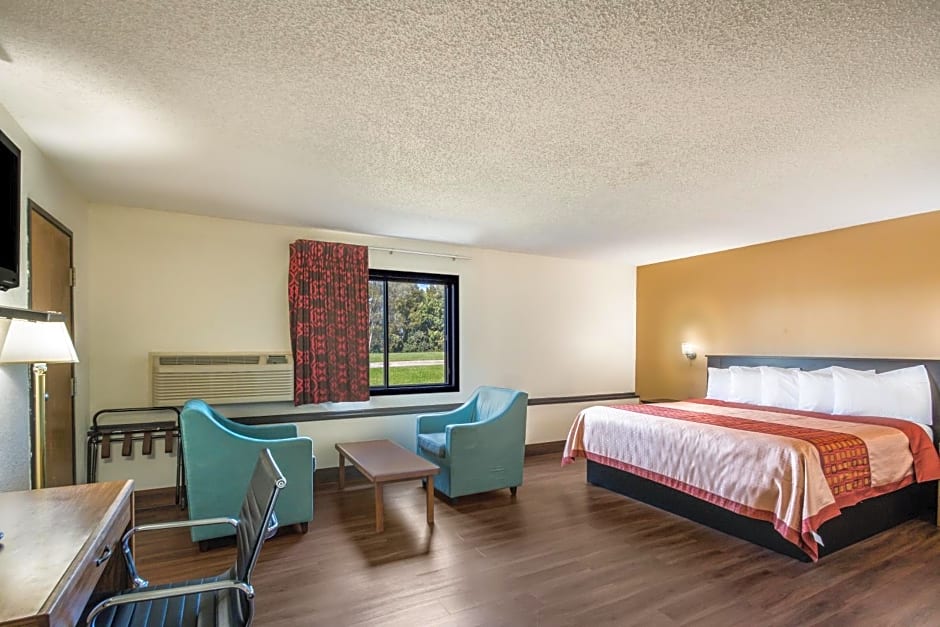 Americas Best Value Inn & Suites Harrisonville