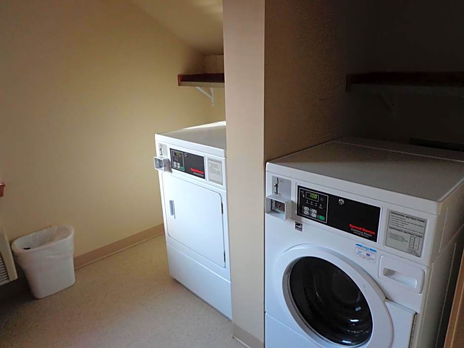 AmericInn by Wyndham Fort Pierre - Conference Center