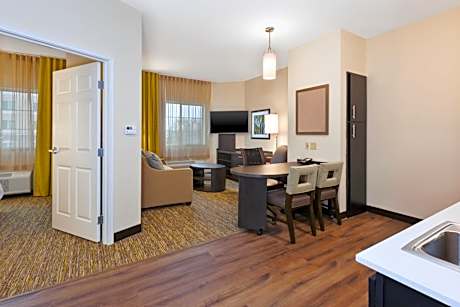 One-Bedroom Queen Room