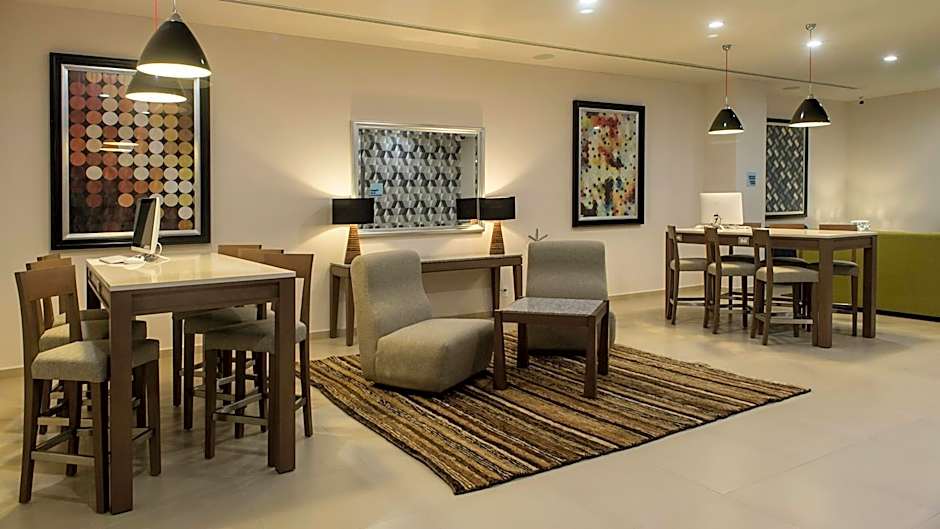 Holiday Inn Express Mexico - Toreo By IHG