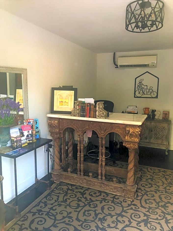 Bespoke Inn Scottsdale