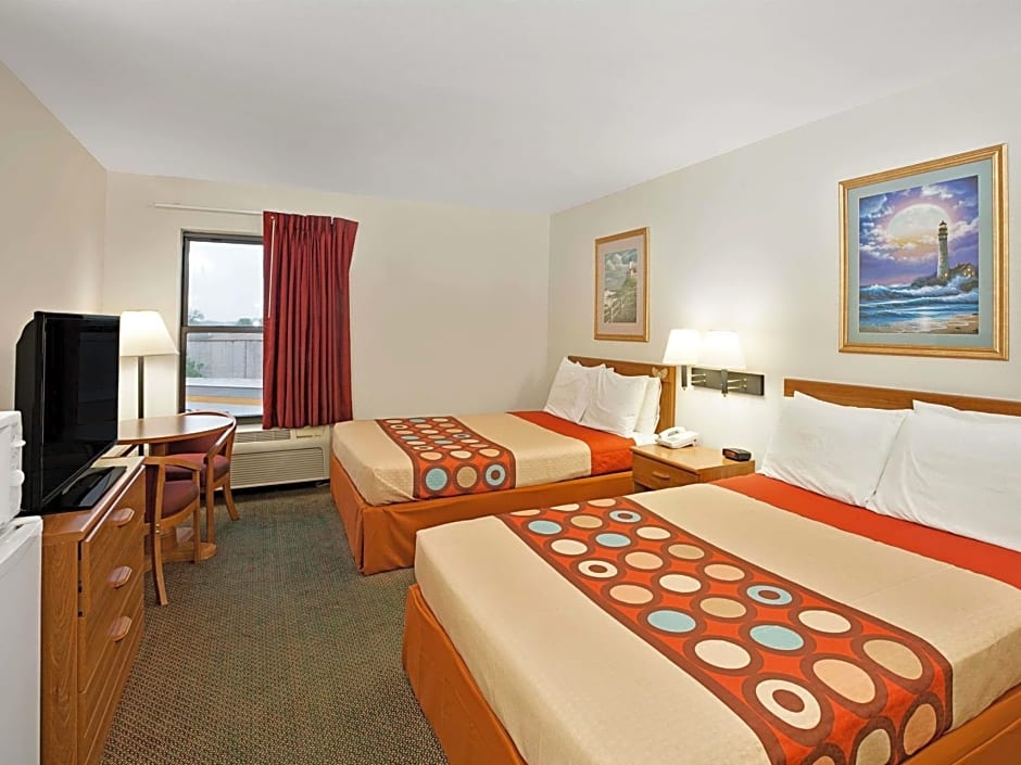 Super 8 by Wyndham Hampshire IL