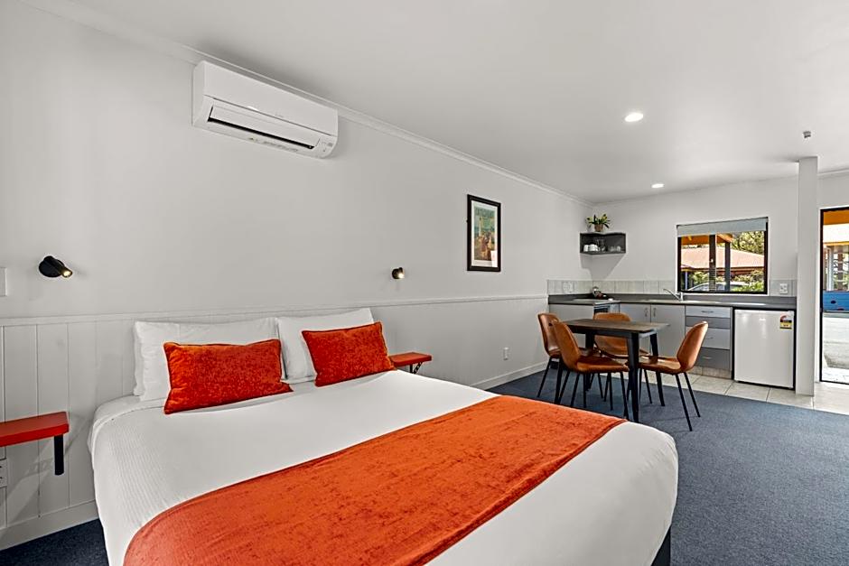 Oak Estate Motor Lodge