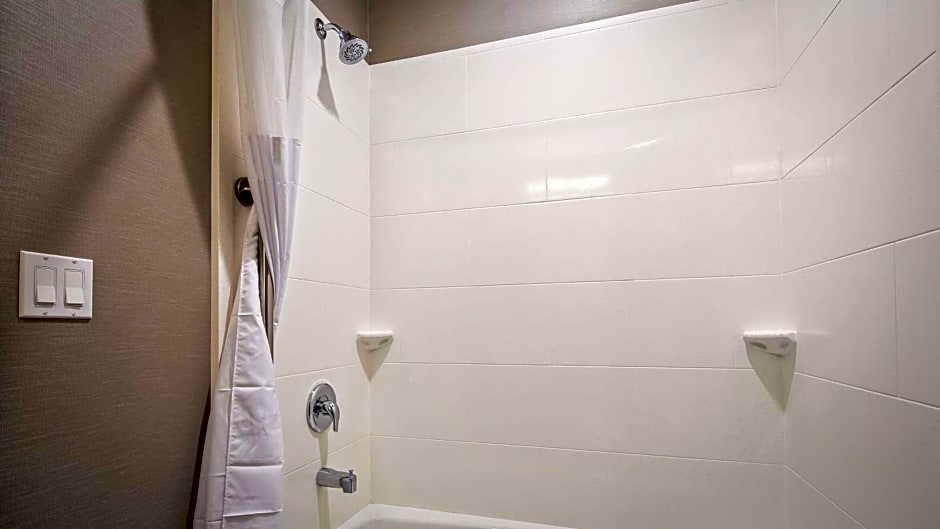 Best Western Plus Taft Inn