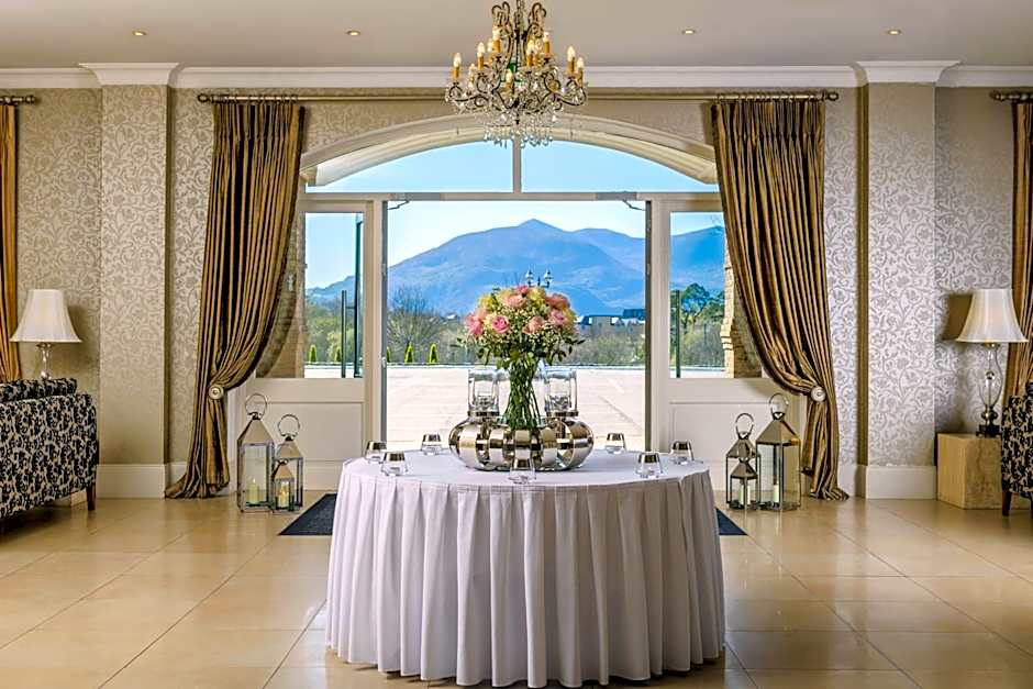 Killarney Oaks Hotel